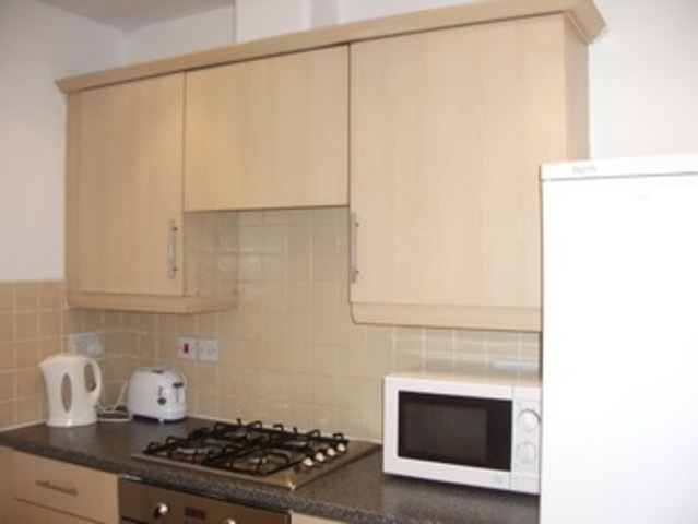  Image of 2 bedroom Flat to rent in Norwich Crescent Chadwell Heath Romford RM6 at Framlington Court  Chadwell Heath, RM6 4UQ