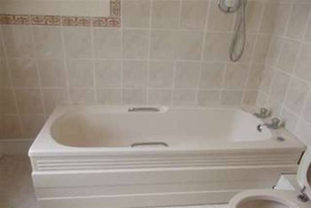  Image of 2 bedroom Flat to rent in Frankston Road Southbourne Bournemouth BH6 at Bournemouth, BH6 5EG