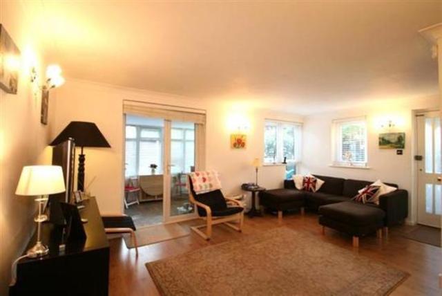  Image of 2 bedroom End of Terrace for sale in Marsh Wall London E14 at Friars Mead  Canary Wharf, E14 9SH