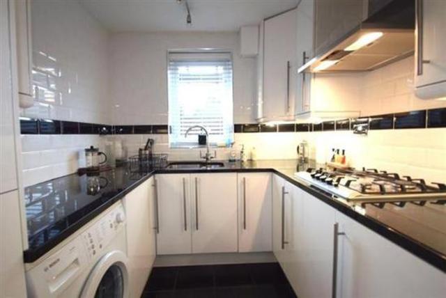 Image of 2 bedroom End of Terrace for sale in Marsh Wall London E14 at Friars Mead  Canary Wharf, E14 9SH