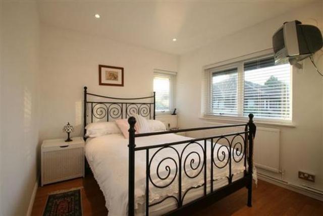  Image of 2 bedroom End of Terrace for sale in Marsh Wall London E14 at Friars Mead  Canary Wharf, E14 9SH
