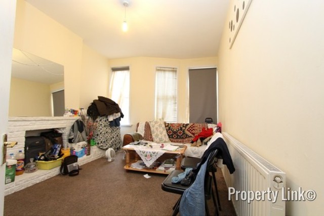  Image of 3 bedroom Flat for sale in Frinton Mews Ilford IG2 at Frinton Mews  Gants Hill, Essex, IG2 6JD