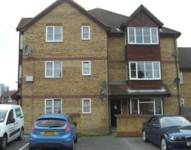  Image of Flat for sale in Frobisher Road Erith DA8 at Frobisher Road  Erith, DA8 2PT