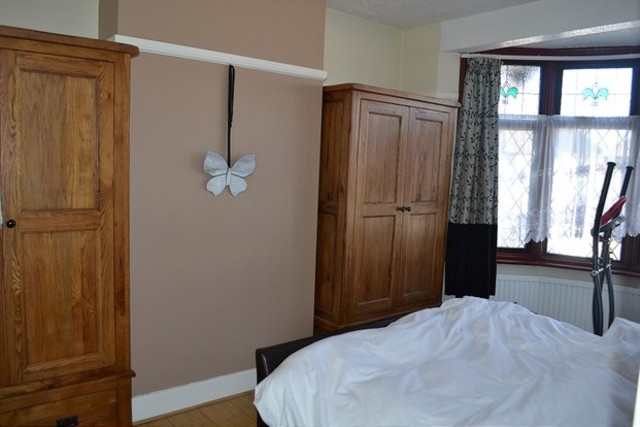  Image of 3 bedroom Semi-Detached house to rent in Galsworthy Avenue Chadwell Heath Romford RM6 at Galsworthy Avenue  Chadwell Heath, RM6 4QA