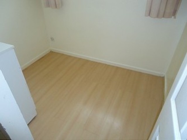  Image of 3 bedroom Maisonette to rent in Gawsworth Close London E15 at Gawsworth Close  Stratford, E15 1RT