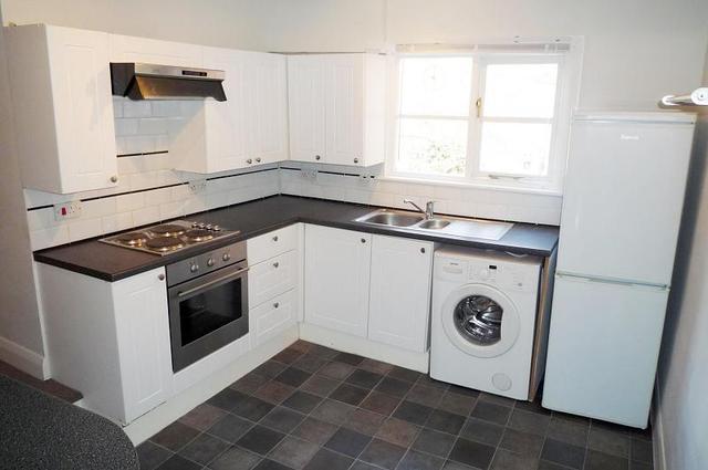  Image of 2 bedroom Flat to rent in George Street St. Albans AL3 at St Albans, AL3 4ES