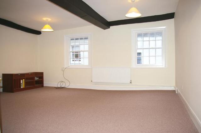  Image of 2 bedroom Flat to rent in George Street St. Albans AL3 at St Albans, AL3 4ES