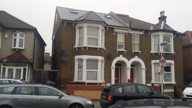  Image of 1 bedroom Ground Flat to rent in Broomfield Road Chadwell Heath Romford RM6 at GF   BROOMHALL ROAD  DAGENHAM, RM6 6JT