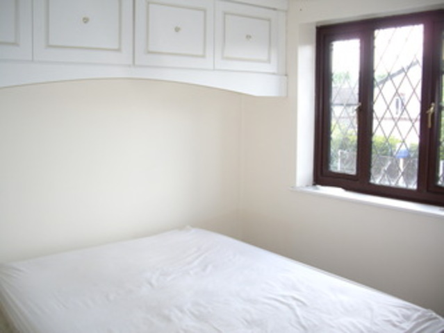  Image of 3 bedroom Terraced house to rent in Gibson Road Dagenham RM8 at Gibson Road  Dagenham, RM8 1YE