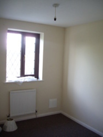  Image of 3 bedroom Terraced house to rent in Gibson Road Dagenham RM8 at Gibson Road  Dagenham, RM8 1YE