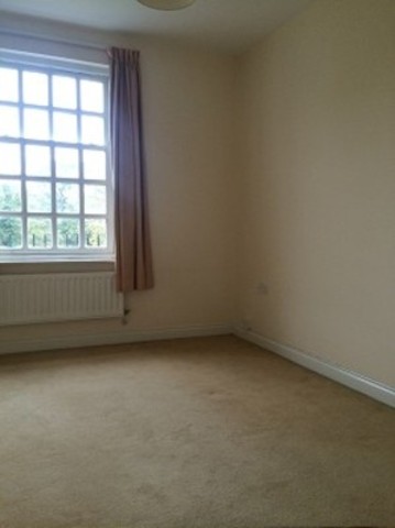  Image of 2 bedroom Flat to rent in Donovan Place London N21 at Giles Court Donovan Place Winchmore Hill, N21 1RZ
