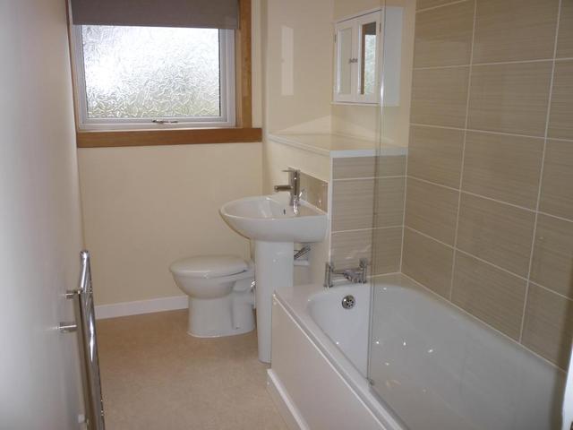  Image of 2 bedroom Flat to rent in Gillway Rosyth Dunfermline KY11 at Rosyth Fife Fife, KY11 2UJ