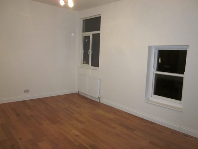  Image of 3 bedroom Maisonette for sale in Gladesmore Road London N15 at Gladesmore Rd  London, N15 6TA