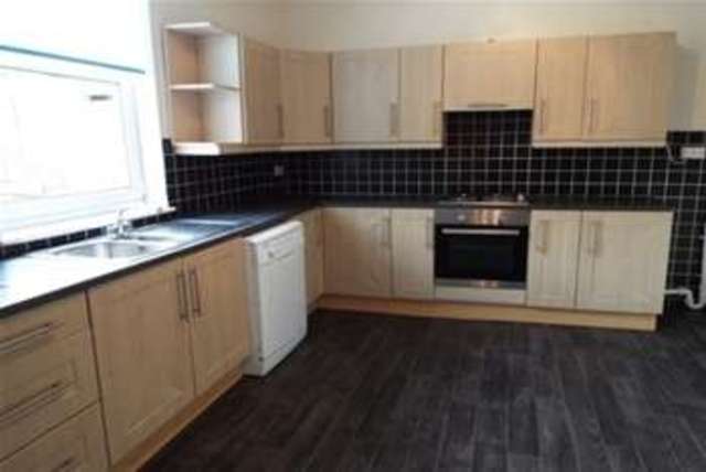  Image of 2 bedroom Terraced house to rent in Gladstone Street Normanton WF6 at Normanton, WF6 2HJ