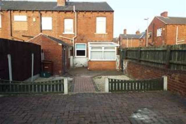  Image of 2 bedroom Terraced house to rent in Gladstone Street Normanton WF6 at Normanton, WF6 2HJ
