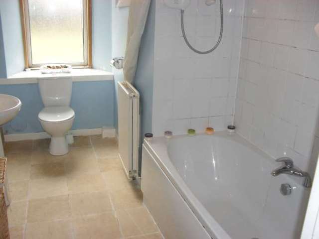  Image of 1 bedroom Flat to rent in Glasgow Road Paisley PA1 at (     Glasgow Road  Paisley, PA1 3NU