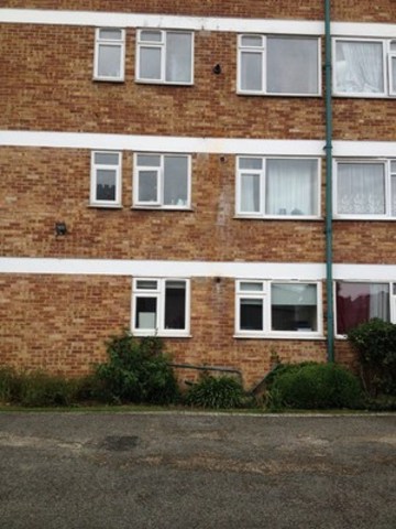  Image of 4 bedroom Penthouse to rent in Glebelands Avenue Ilford IG2 at GLEBLANDS AVENUE  NEWBURY PARK, IG2 7DJ