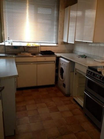 Image of 4 bedroom Penthouse to rent in Glebelands Avenue Ilford IG2 at GLEBLANDS AVENUE  NEWBURY PARK, IG2 7DJ