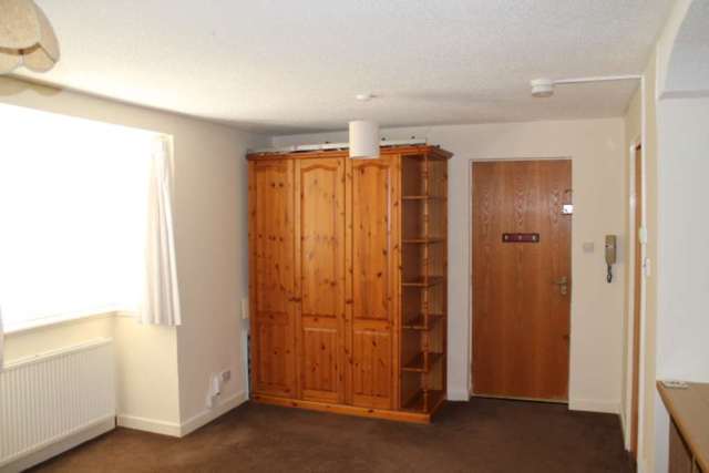  Image of 1 bedroom Studio flat for sale in Glen Doll Road Neilston Glasgow G78 at Glen Doll Road Neilston Glasgow, G78 3QP