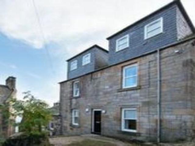  Image of 3 bedroom Flat to rent in Glencoe Road Stirling FK8 at Stirling  Stirling, FK8 1ET