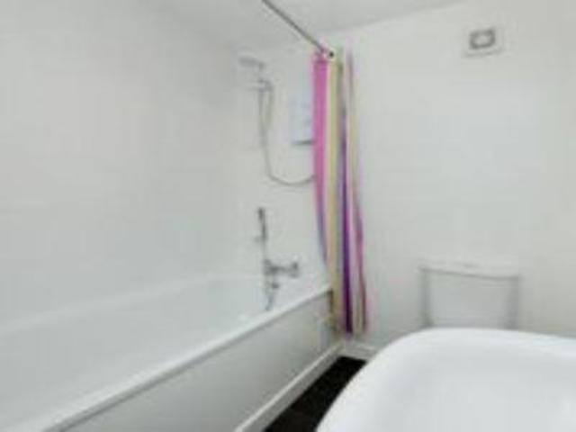  Image of 3 bedroom Flat to rent in Glencoe Road Stirling FK8 at Stirling  Stirling, FK8 1ET