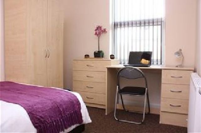  Image of 6 bedroom House Share to rent in Gloucester Avenue Lenton Nottingham NG7 at Lenton Nottinghamshire Lenton, NG7 2DQ
