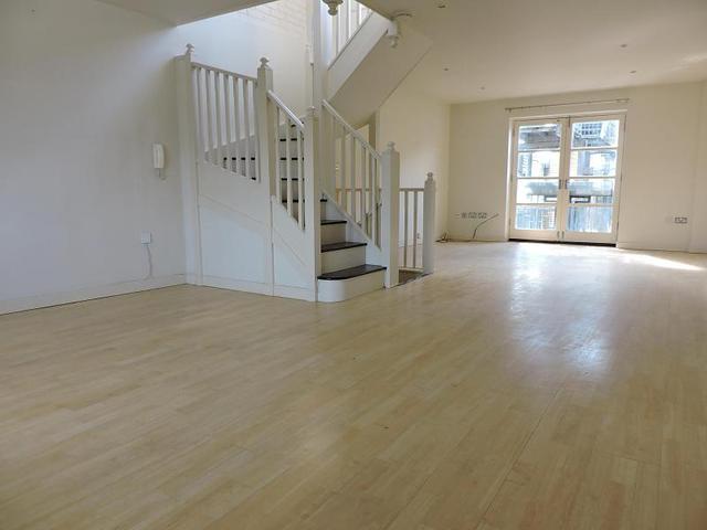  Image of 3 bedroom Detached house to rent in Gloucester Road Brighton BN1 at Brighton, BN1 4AF