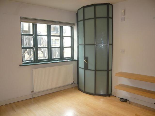  Image of 3 bedroom Detached house to rent in Gloucester Road Brighton BN1 at Brighton, BN1 4AF