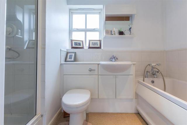  Image of 2 bedroom Apartment to rent in Goldsmith Way St. Albans AL3 at Goldsmith Way  ST. ALBANS, AL3 5LN