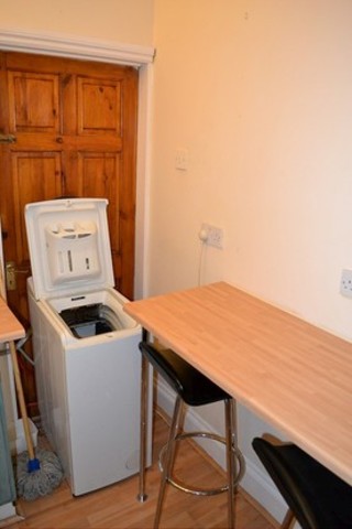  Image of Studio flat to rent in Goodmayes Lane Goodmayes Ilford IG3 at Goodmayes Lane  Goodmayes, IG3 9PW