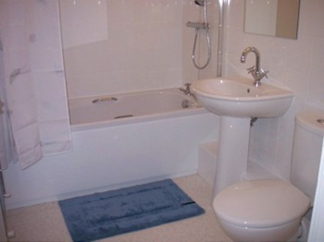 Image of 2 bedroom Flat to rent in Grange Gardens London N14 at Grange Gardens  Southgate, N14 6QW