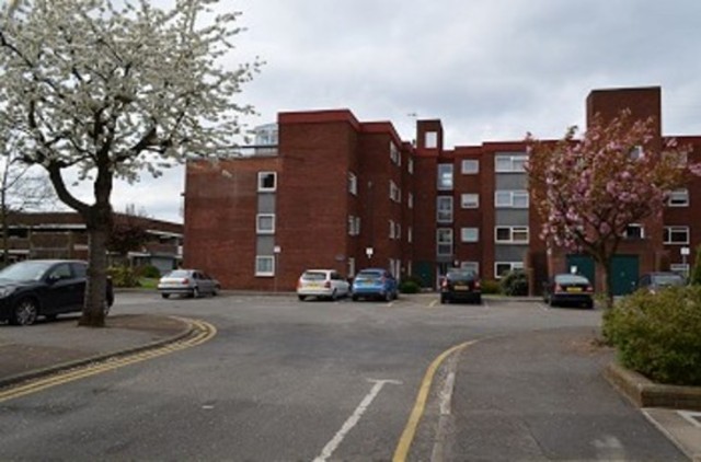  Image of 3 bedroom Flat to rent in Grange Gardens London N14 at Grange Gardens  Southgate, N14 6QN