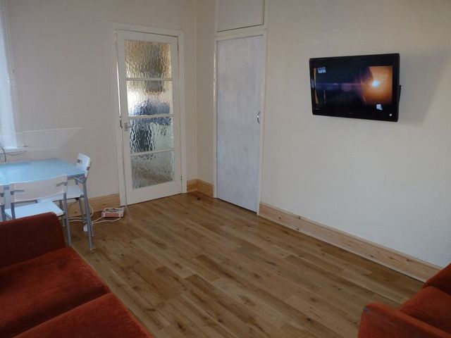  Image of 3 bedroom Flat to rent in Grantham Road Newcastle upon Tyne NE2 at Grantham Road Array Jesmond, NE2 1QX
