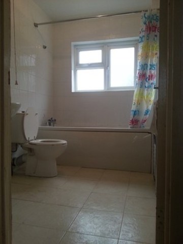  Image of 3 bedroom End of Terrace to rent in Greatfield Avenue London E6 at GREATFIELD AVE  EAST HAM, E6 3RU