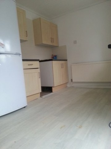  Image of 3 bedroom End of Terrace to rent in Greatfield Avenue London E6 at GREATFIELD AVE  EAST HAM, E6 3RU