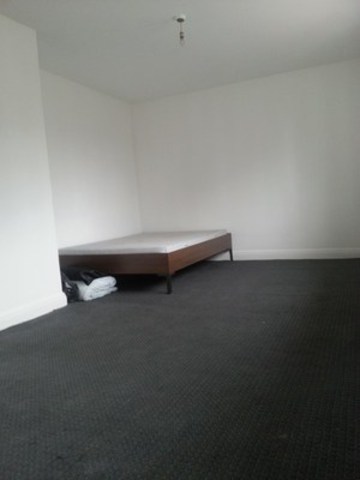  Image of 3 bedroom End of Terrace to rent in Greatfield Avenue London E6 at GREATFIELD AVE  EAST HAM, E6 3RU