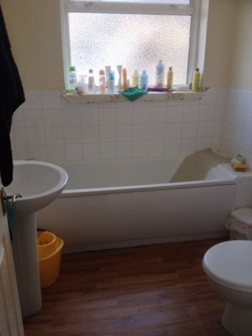  Image of 3 bedroom Terraced house for sale in Green Lane Dagenham RM8 at GREEN LANE  GOODMAYES, RM8 1DH