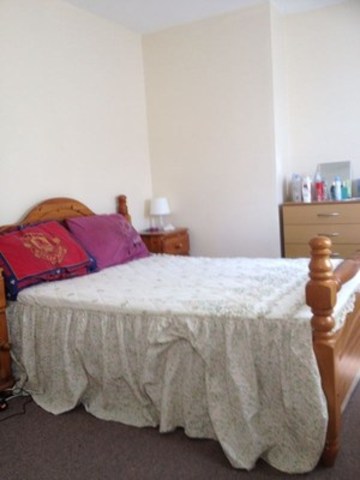  Image of 3 bedroom Terraced house for sale in Green Lane Dagenham RM8 at GREEN LANE  GOODMAYES, RM8 1DH