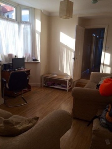  Image of 2 bedroom Ground Flat to rent in Green Lane Ilford IG3 at GREEN LANE  GOODMAYES, IG3 9LW