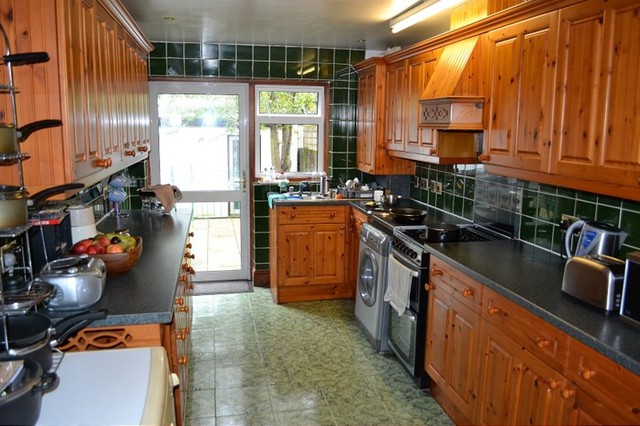  Image of 4 bedroom Terraced house to rent in Green Lane Ilford IG1 at Green Lane  Ilford, IG1 1YD