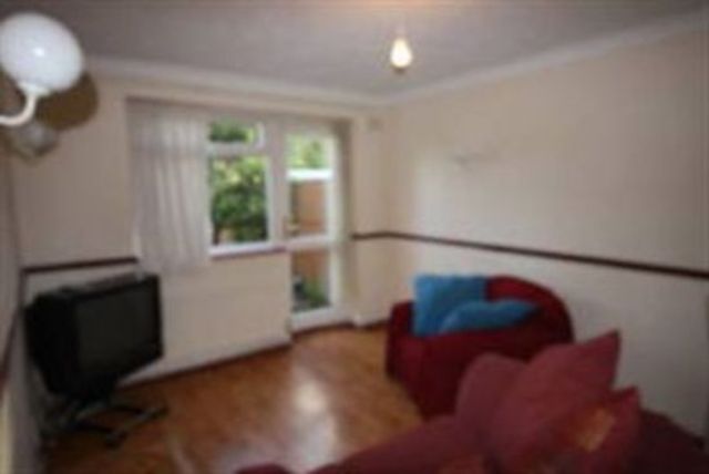  Image of 4 bedroom Detached house to rent in Green Lanes London N4 at Green Lanes  Finsbury Park, N4 2HA
