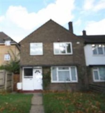  Image of 4 bedroom Detached house to rent in Green Lanes London N4 at Green Lanes  Finsbury Park, N4 2HA