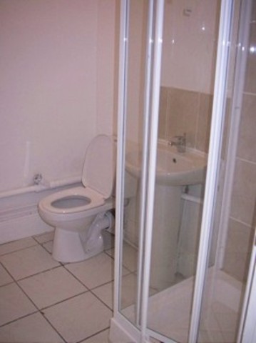  Image of Studio flat to rent in Green Lanes London N13 at Green Lanes  Palmers Green, N13 5UE