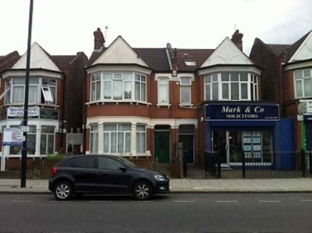 Image of 2 bedroom Flat to rent in Green Lanes London N13 at Green Lanes  Palmers Green, N13 5PB