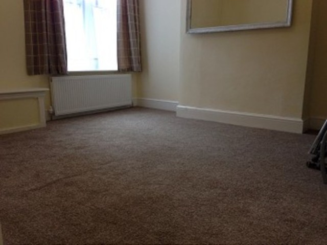  Image of 3 bedroom Flat to rent in Green Lanes London N13 at Green Lanes  Palmers Green, N13 4TY