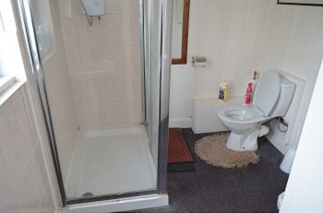  Image of Studio flat to rent in Green Lanes London N13 at Green Lanes  Palmers Green, N13 5UE