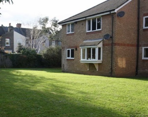  Image of 1 bedroom End of Terrace to rent in Greenacre Gardens London E17 at Greenacre Gardens  Walthamstow, London, E17 9EX