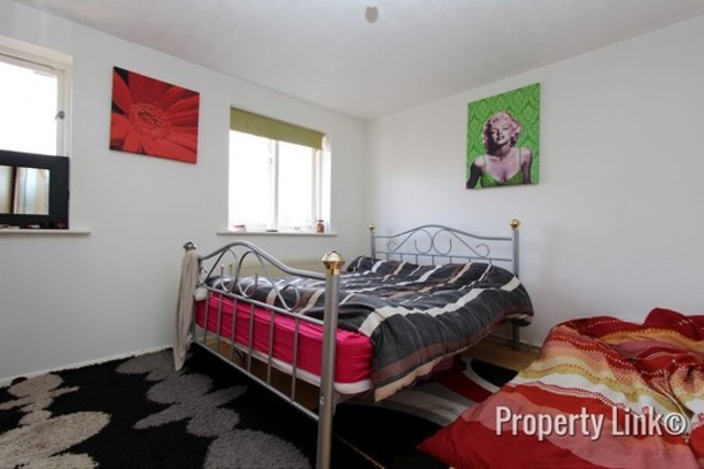  Image of 1 bedroom Flat for sale in Greenacre Gardens London E17 at Greenacre Gardens  London, E17 9EX