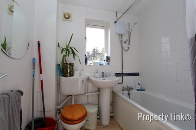  Image of 1 bedroom Flat for sale in Greenacre Gardens London E17 at Greenacre Gardens  London, E17 9EX