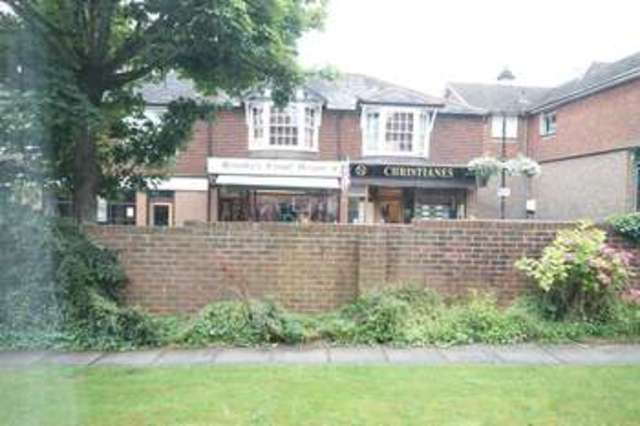  Image of 1 bedroom Flat to rent in Griffin Way Bookham Leatherhead KT23 at Griffin Way Bookham Village BOOKHAM, KT23 4JQ